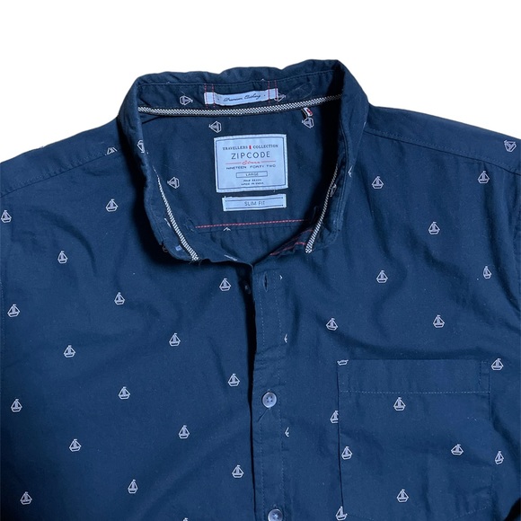 THREE casual collared shirts - Picture 11 of 12